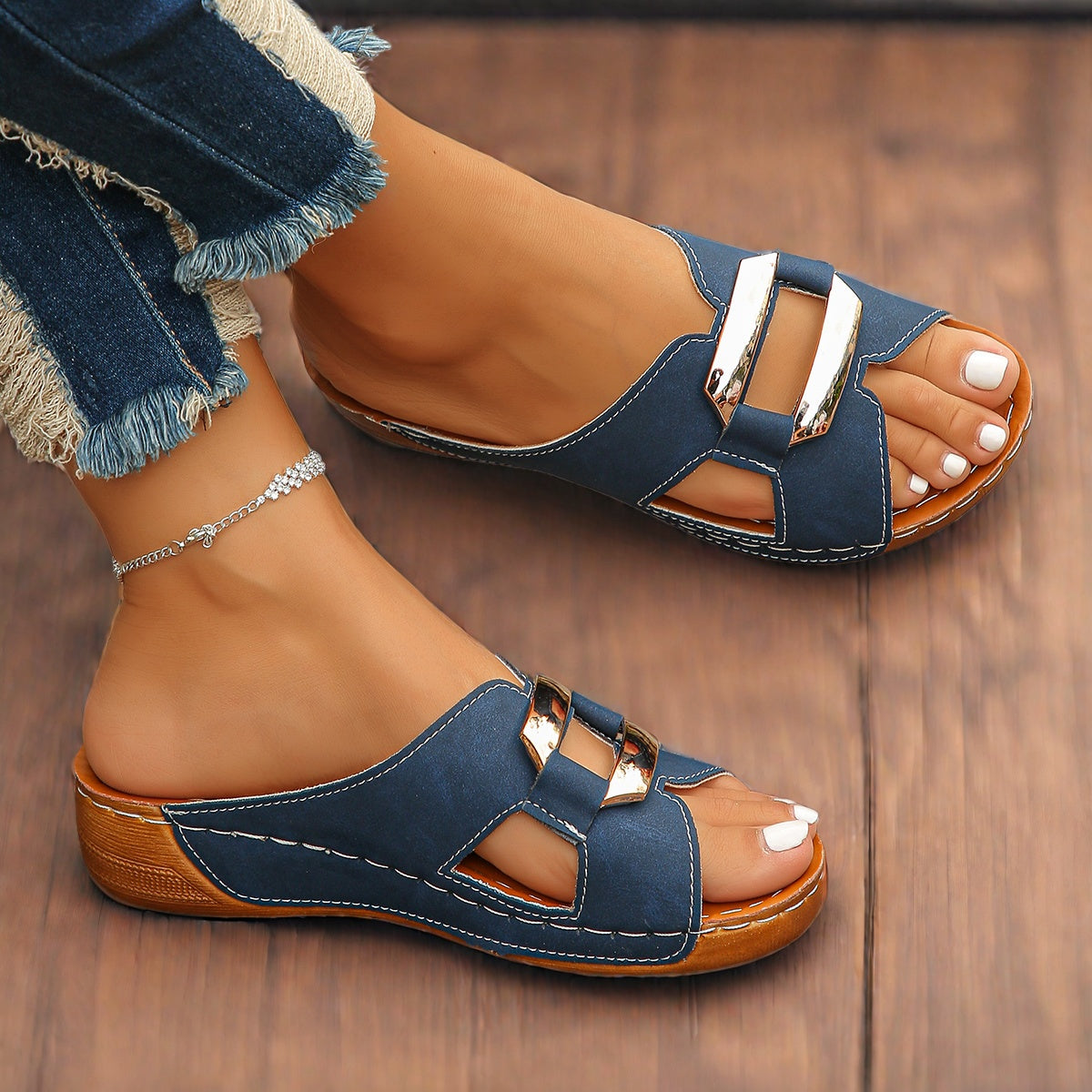 Women's Cushioned Slide Sandals Adjustable Buckle Casual Footwear