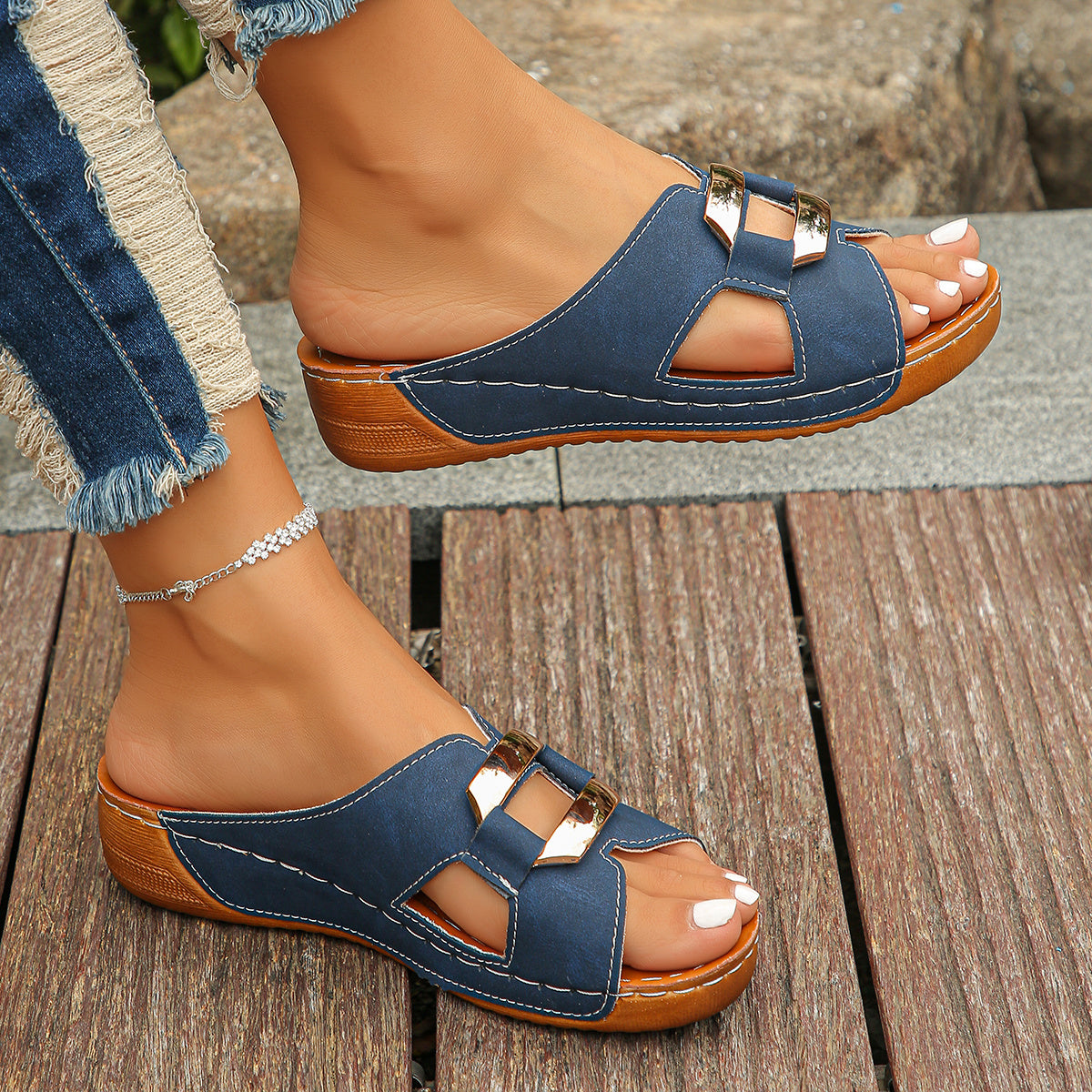 Women's Cushioned Slide Sandals Adjustable Buckle Casual Footwear