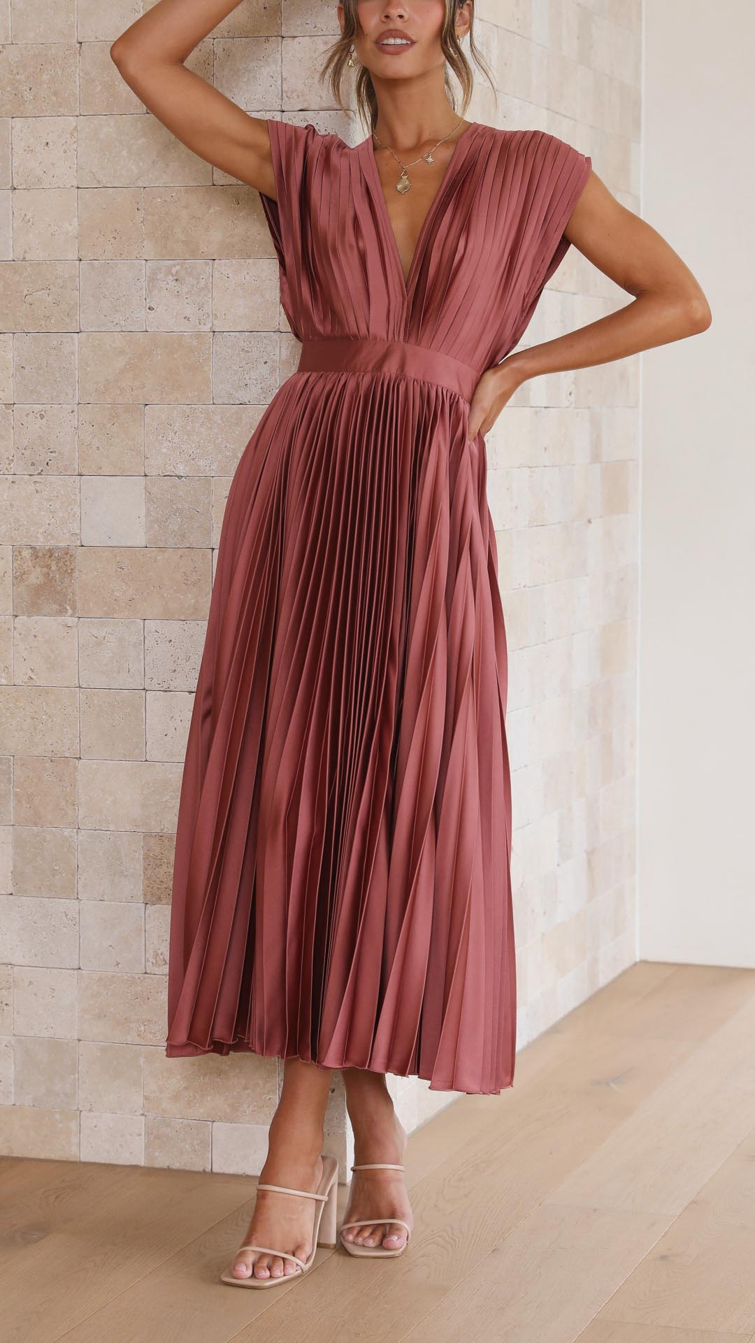 Women's Maxi Dress Pleated V-Neck Long Sleeve Casual
