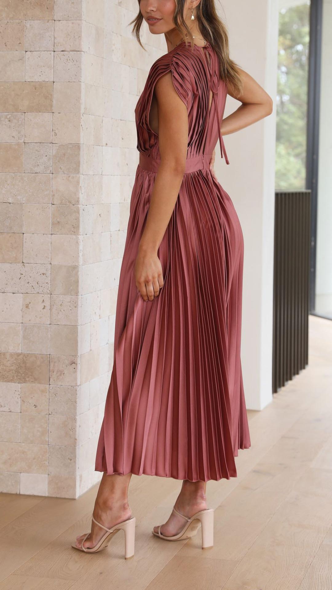 Women's Maxi Dress Pleated V-Neck Long Sleeve Casual