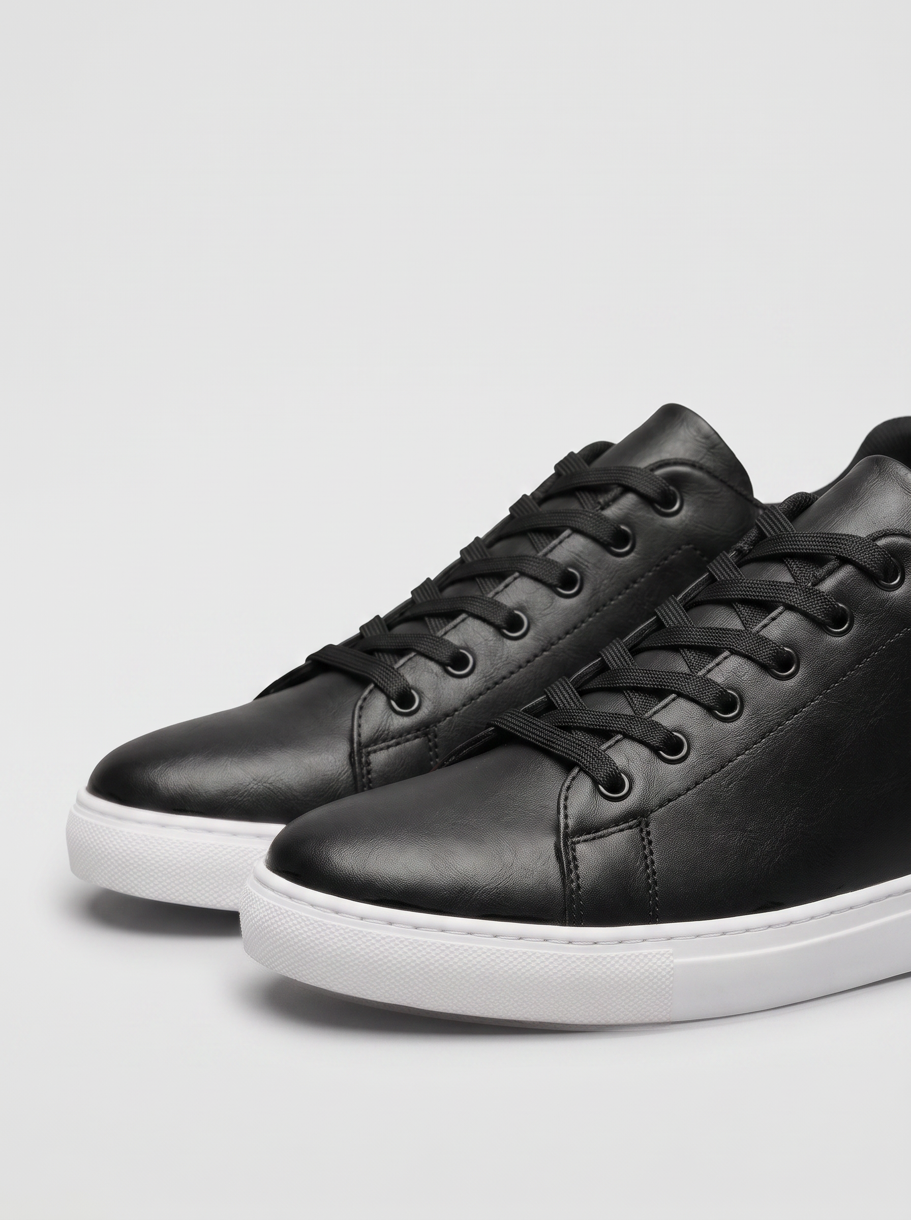Black|detail