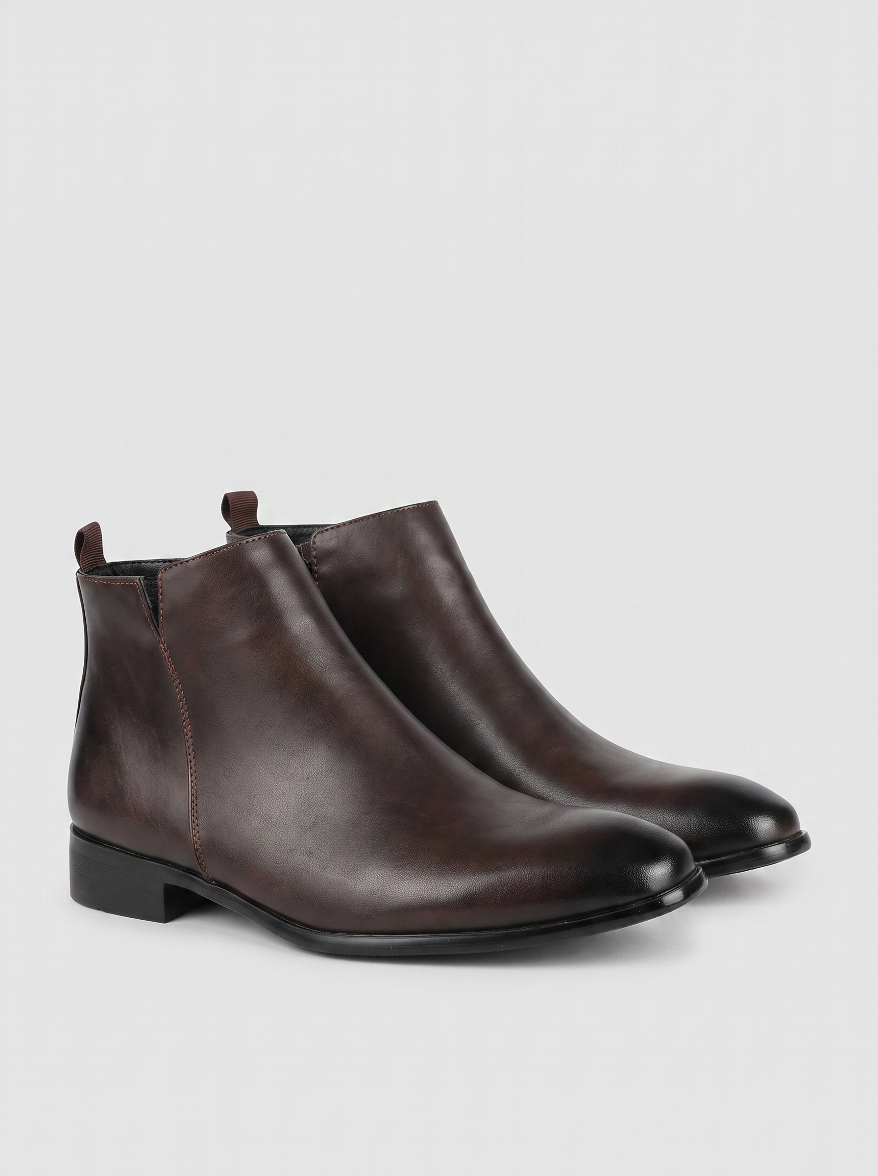 Dark brown|pair