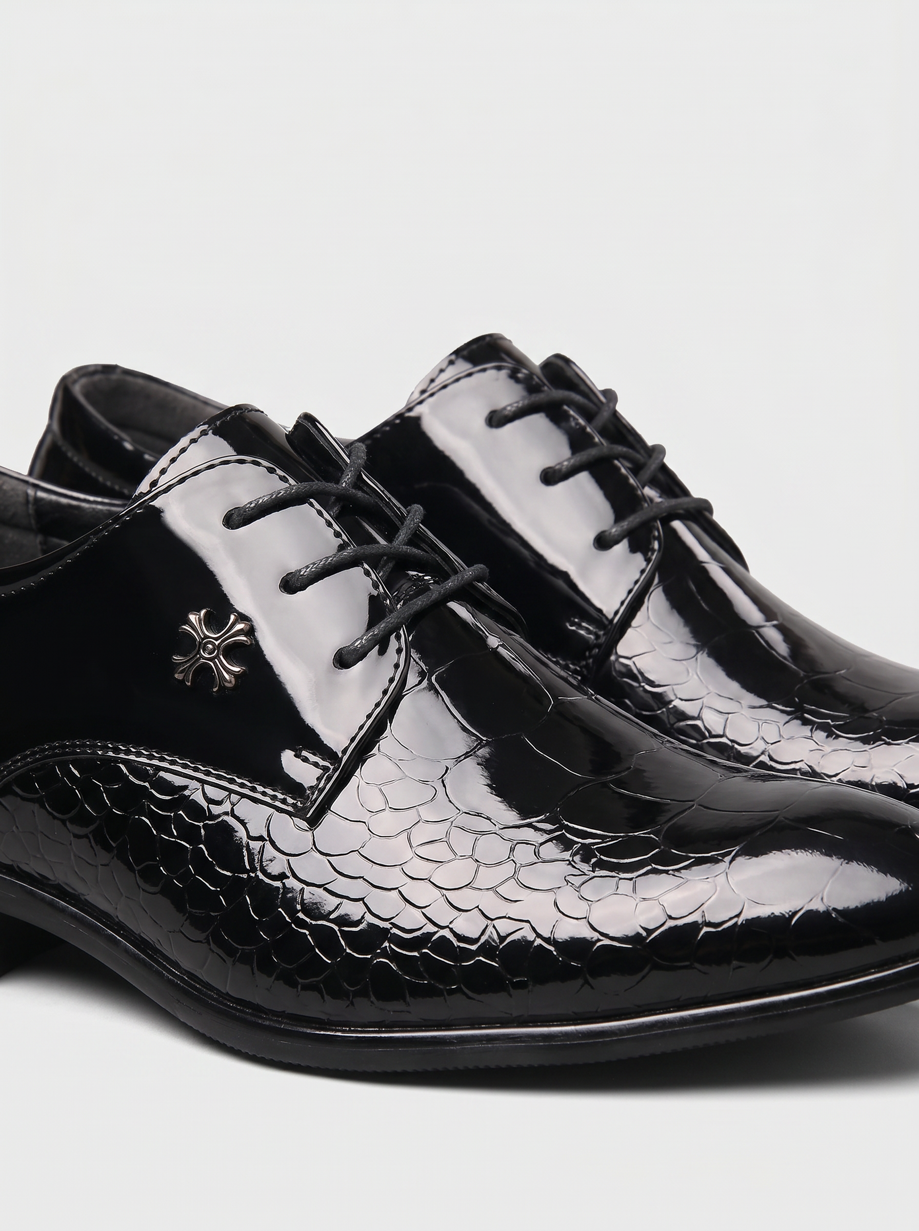 Black|detail