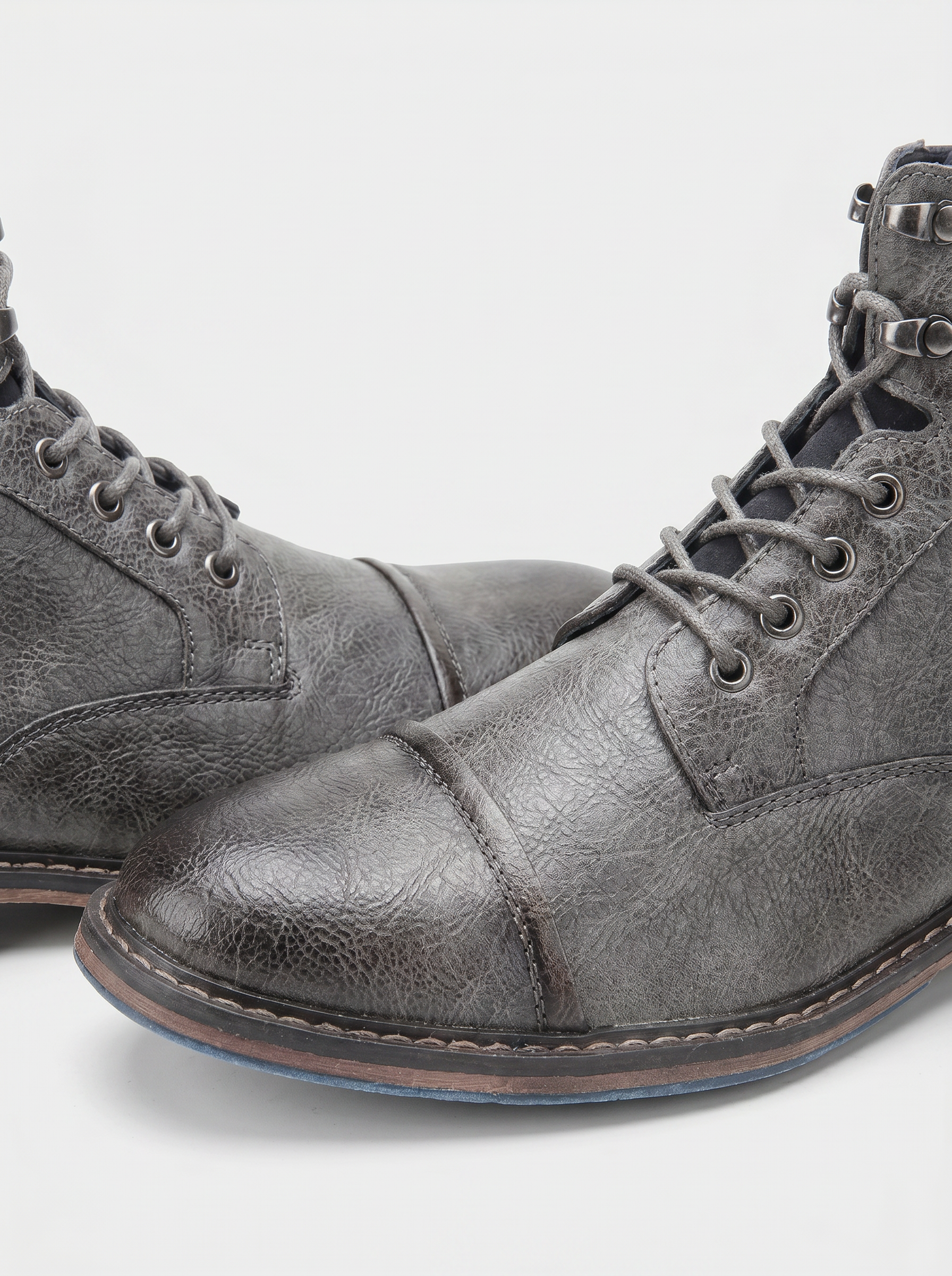 Grey|detail