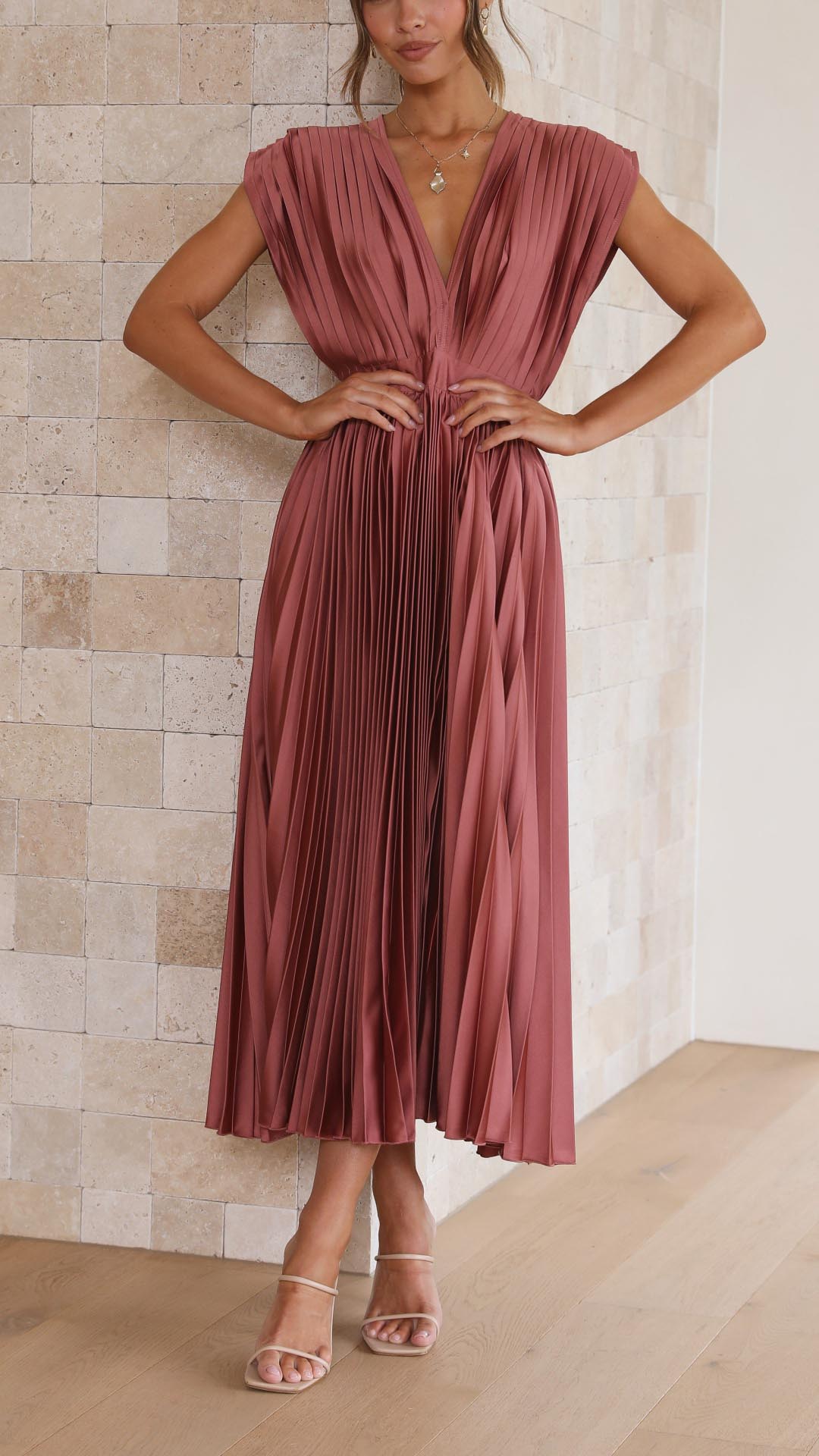 Women's Maxi Dress Pleated V-Neck Long Sleeve Casual